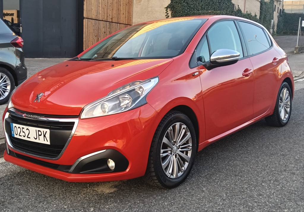 Renting Flexible 6 Meses | Peugeot 208 1.2 82cv M5