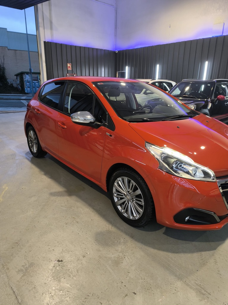 Renting Flexible 6 Meses | Peugeot 208 1.2 82cv M5