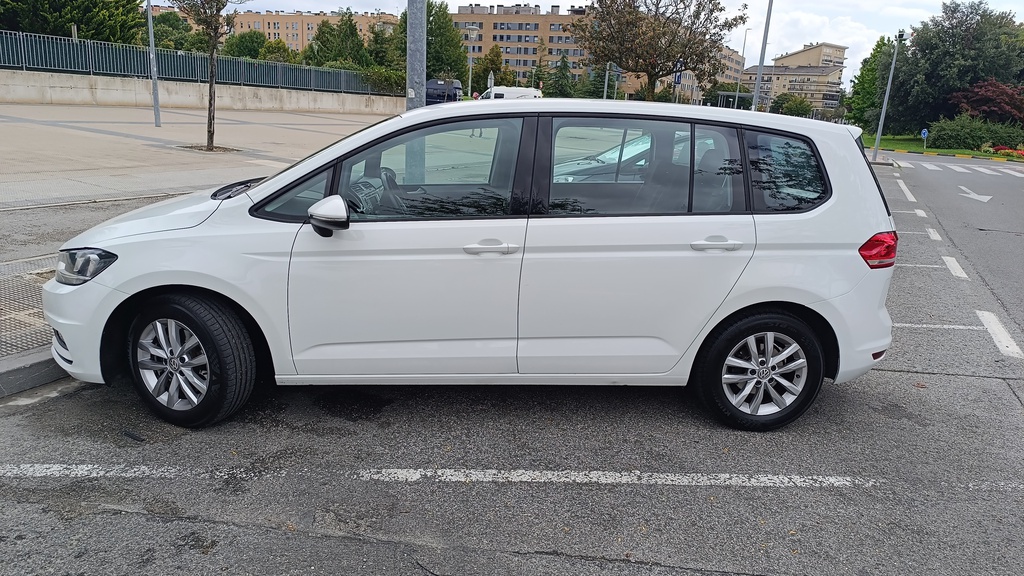 Renting Flexible| VW TOURAN 1.6TDI 110cv M6 7Plazas Monovolumen 6MS/10K